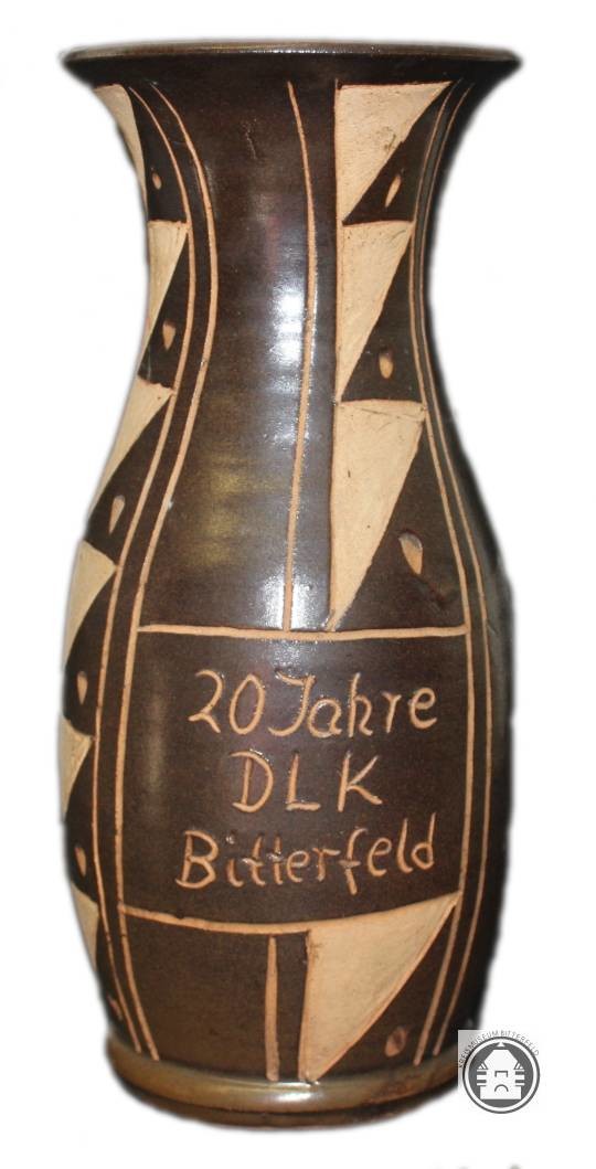 Vase "20 Jahre DLK Bitterfeld" (Kreismuseum Bitterfeld RR-F)