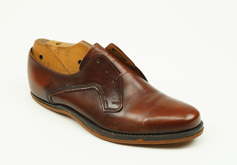 Anschauungsmodell Schuhbau: Herrenschnürschuh, Größe 40 (rechter Schuh) (Museum Weißenfels CC BY-NC-SA)