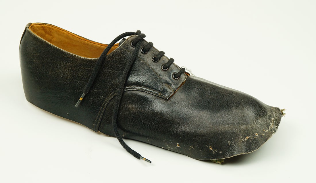 Anschauungsmodell Schuhbau: Herrenschnürschuh, Größe 40 (Museum Weißenfels CC BY-NC-SA)