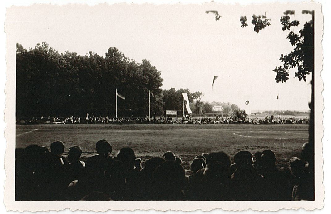 Blick in das Stadion am Küchenhorn, 1950er Jahre (Museum Wolmirstedt RR-F)