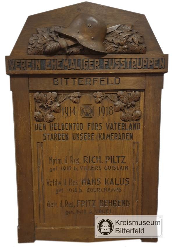 Gedenktafel "Verein ehemaliger Fusstruppen Bitterfeld" (Kreismuseum Bitterfeld RR-F)