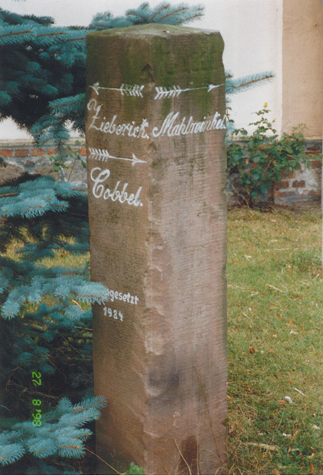Wegezeichen nach Cobbel, Zibberick, Mahlwinkel, 1984 (Museum Wolmirstedt RR-F)