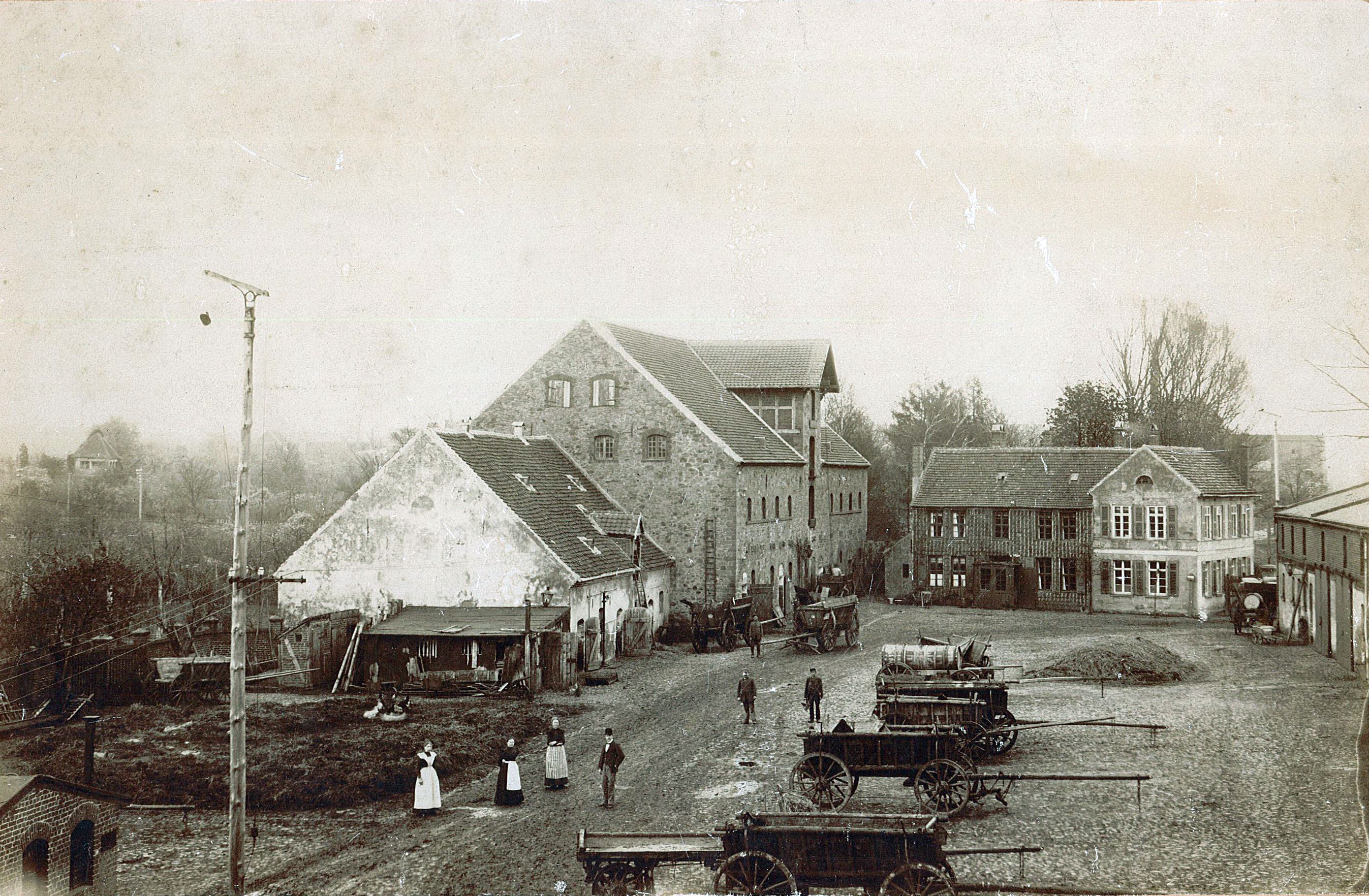 Wirtschaftshof der Zuckerfabrik Loß in Wolmirstedt, 1900 (Museum Wolmirstedt RR-F)