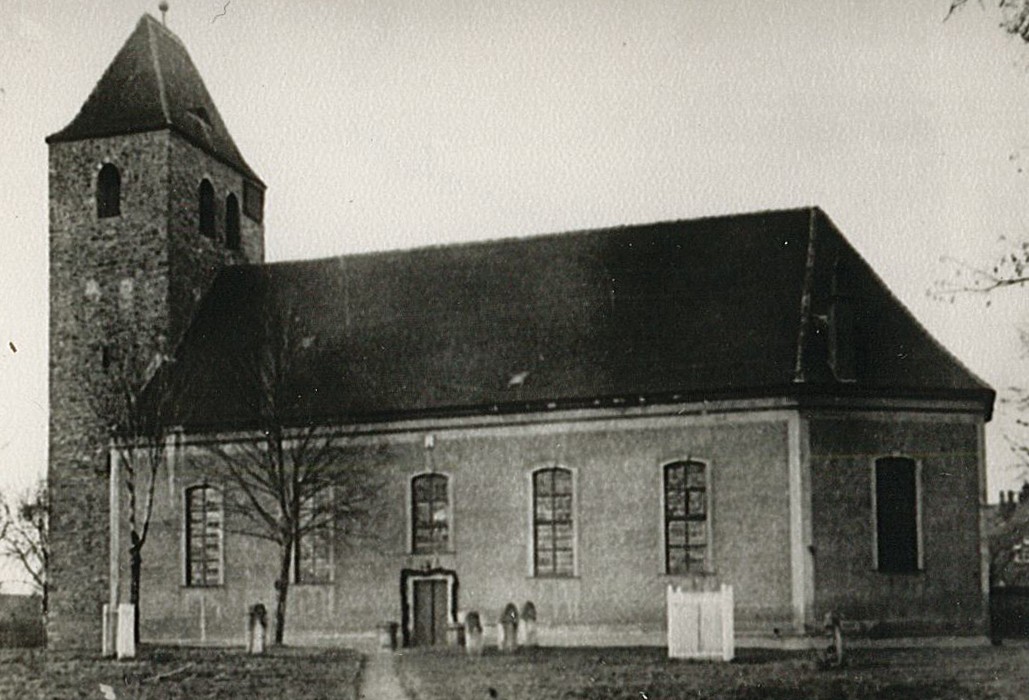 Gesamtansicht Kirche St. Laurentius, Olvenstedt (Museum Wolmirstedt RR-F)