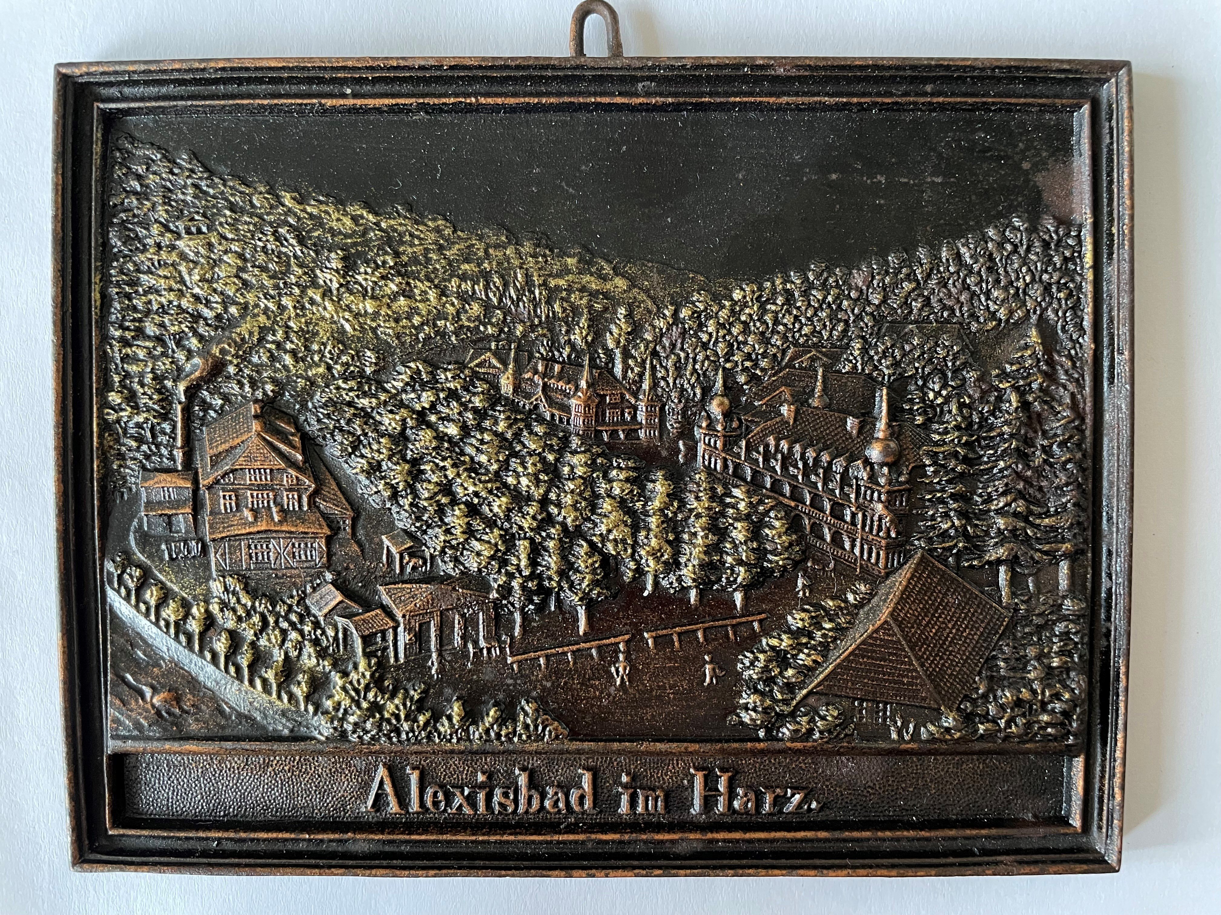 Plakette Ansicht Alexisbad (Harzmuseum Wernigerode CC BY-NC-SA)