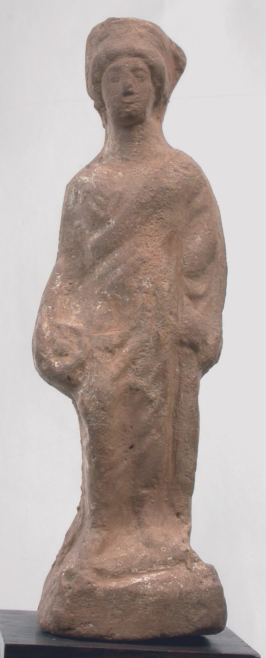 Frauenstatuette mit Götterkrone und Opferschale (Winckelmann-Museum Stendal CC BY-NC-SA)