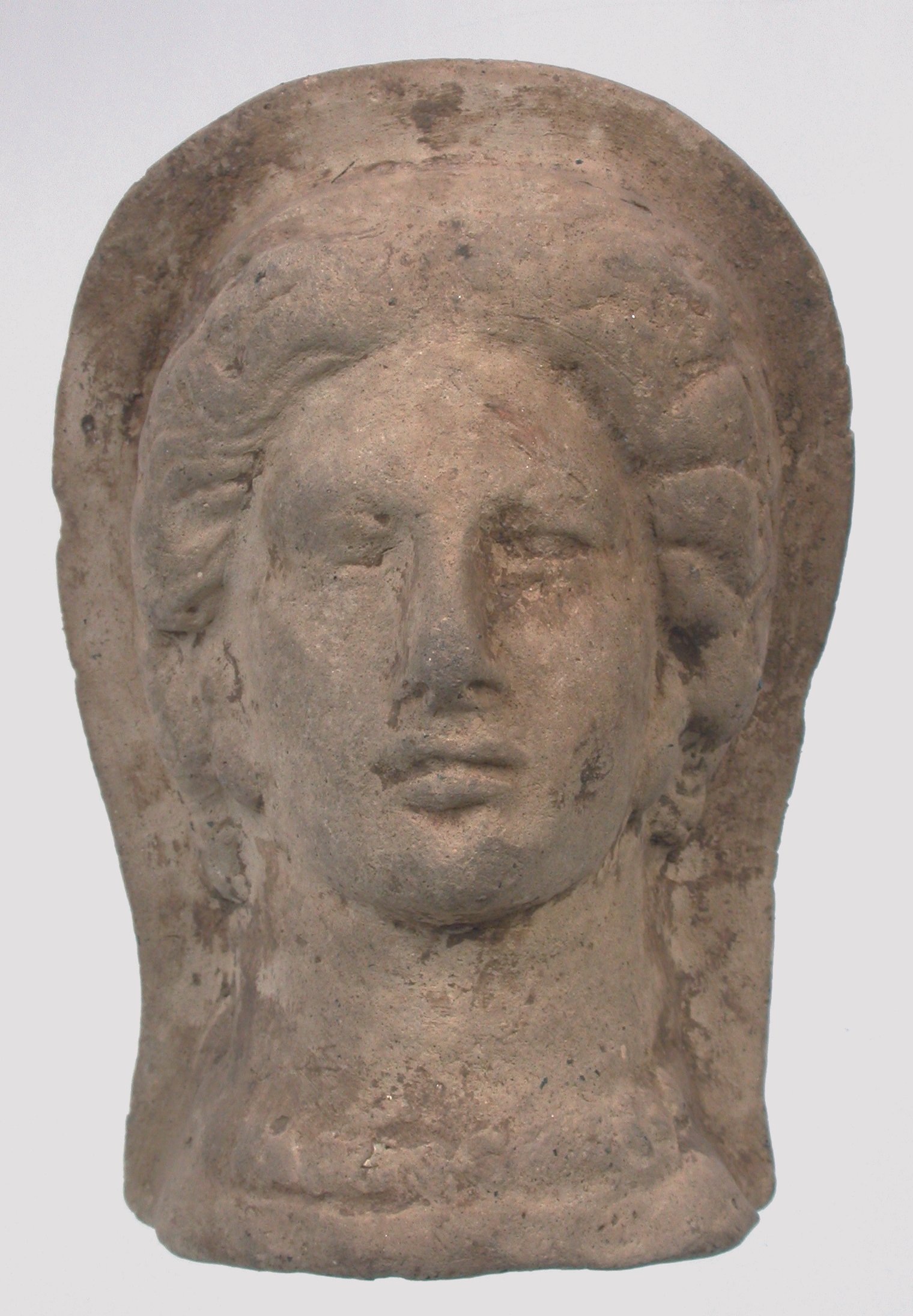 Verschleierter weiblicher Terrakottakopf (Winckelmann-Museum Stendal CC BY-NC-SA)