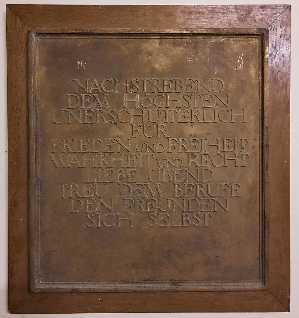 Schriftrelief aus Bronze, 1955 (Museum Weißenfels - Schloss Neu-Augustusburg CC BY-NC-SA)