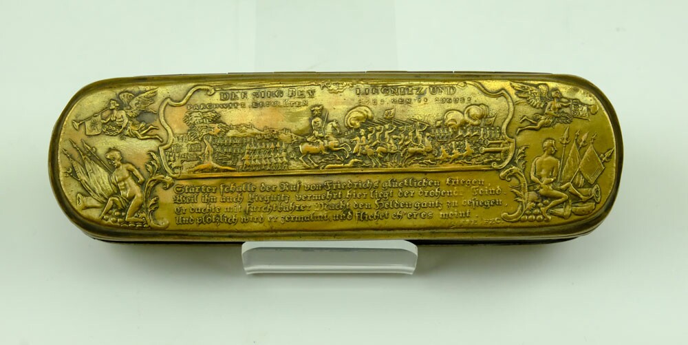 Iserlohner Tabaksdose, Liegnitz, Warburg, 1760 (Museum Weißenfels CC BY-NC-SA)