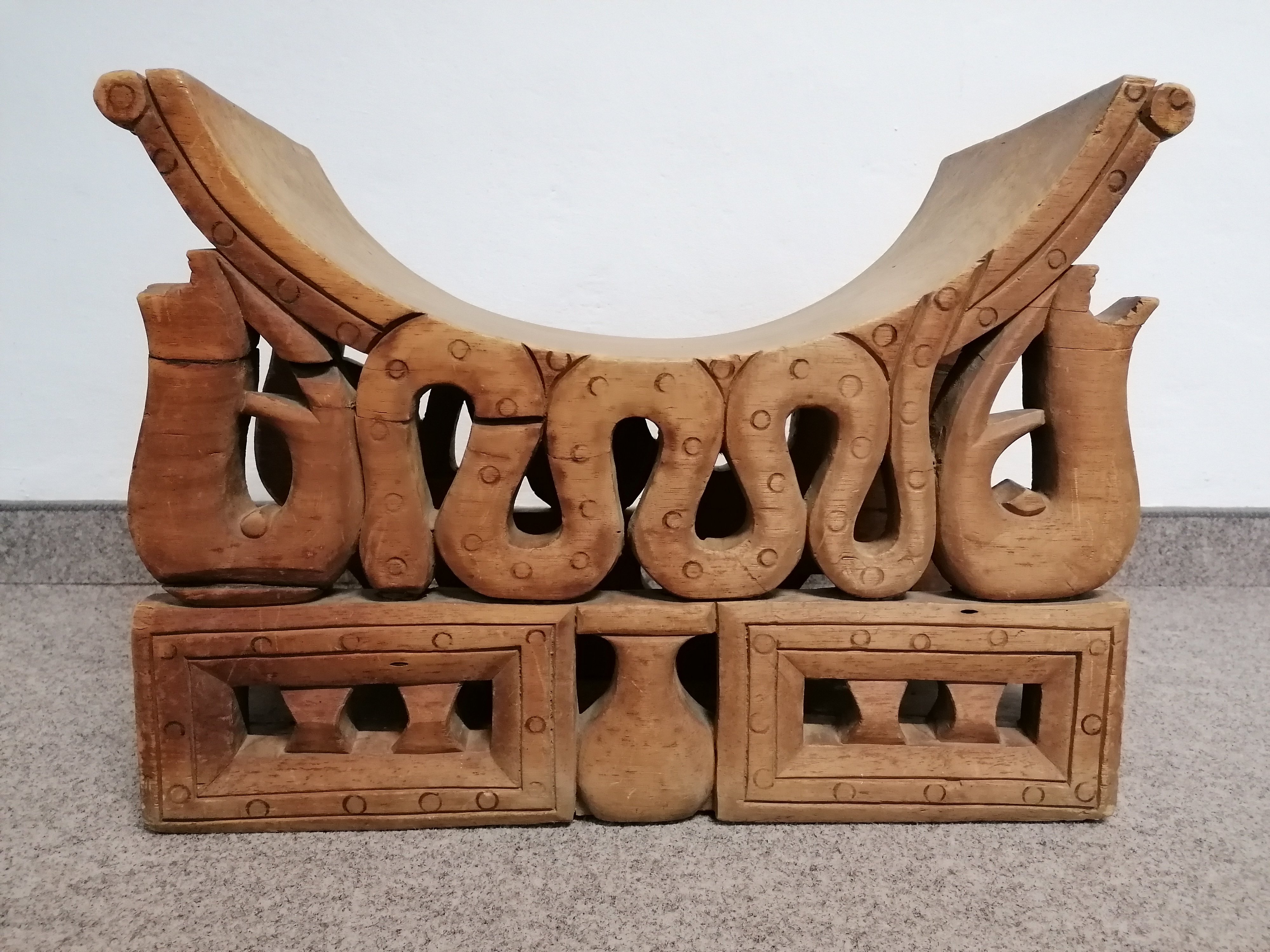 Stuhl eines Würdenträgers der Duala (Spengler-Museum CC BY-NC-SA)