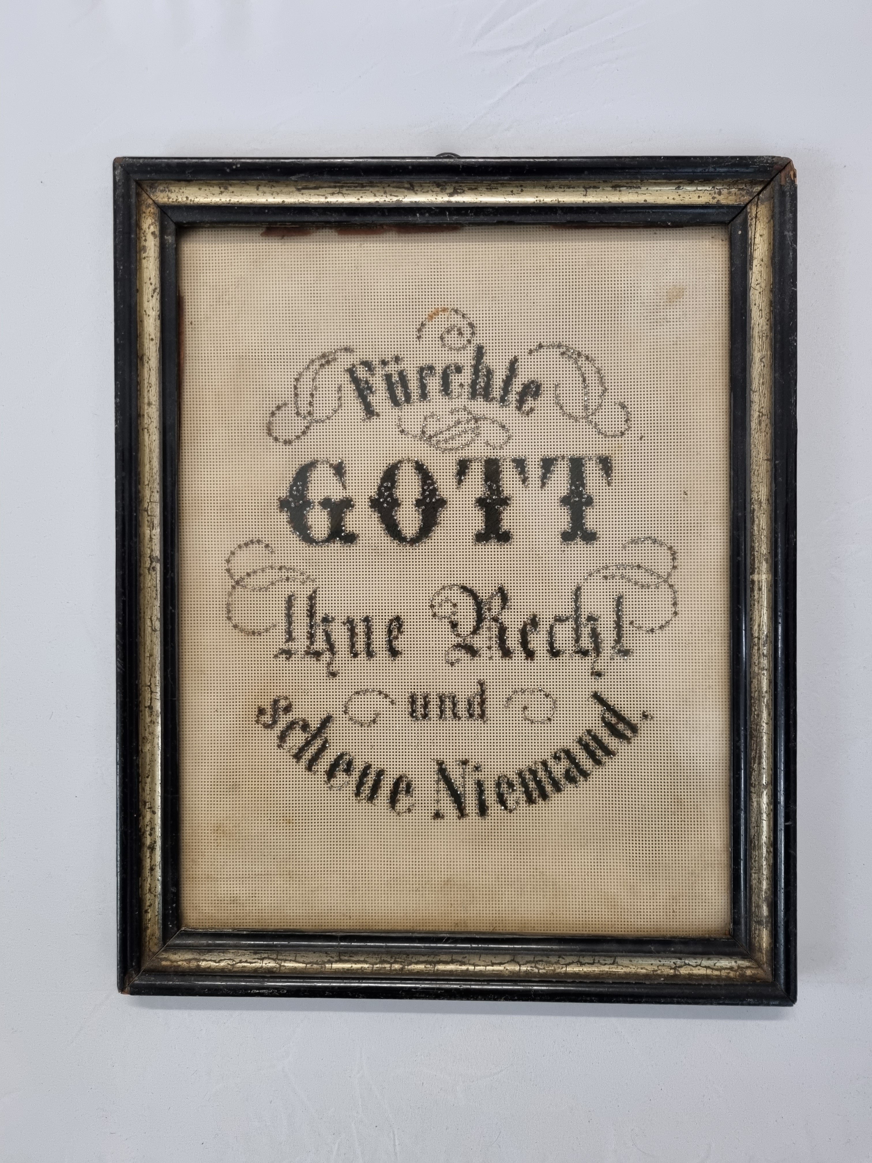 Stickbild Haussegen (Spengler-Museum CC BY-NC-SA)