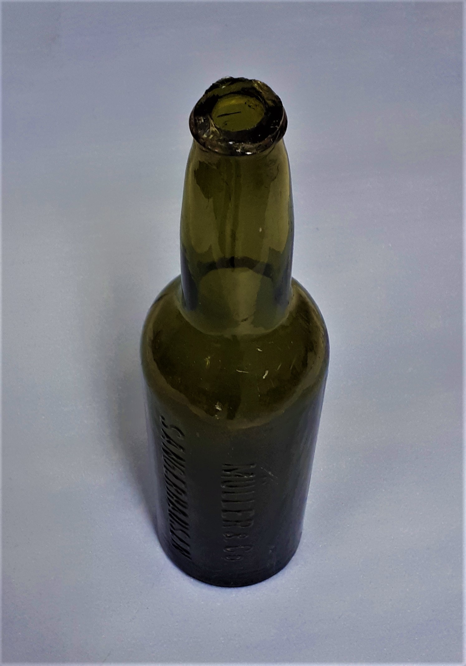 Glasflasche für Mineralwasser (Erlebniswelt Museen e. V. CC BY-NC-SA)