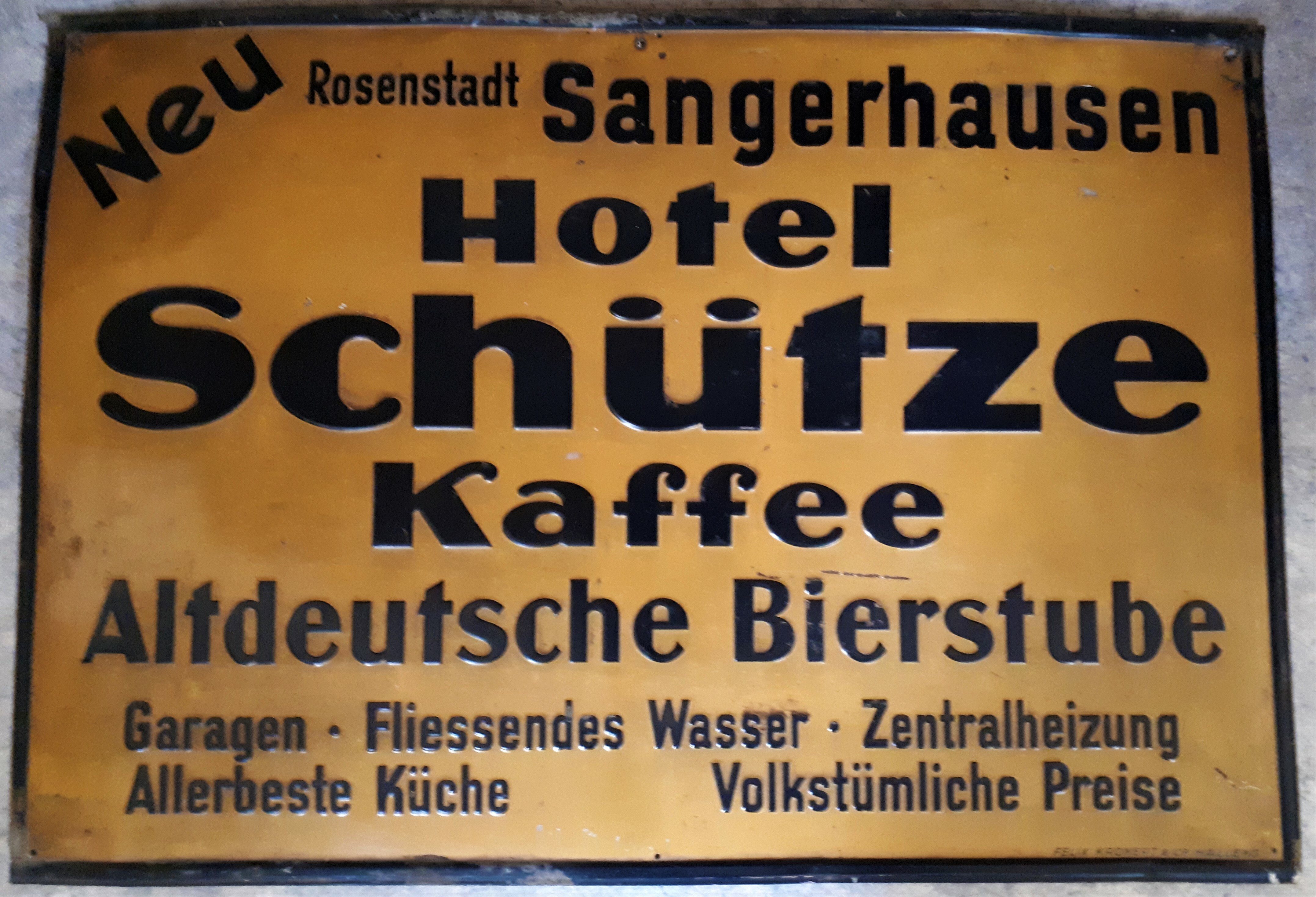 Blechschild des Hotels "Schütze" in Sangerhausen (Spengler-Museum CC BY-NC-SA)
