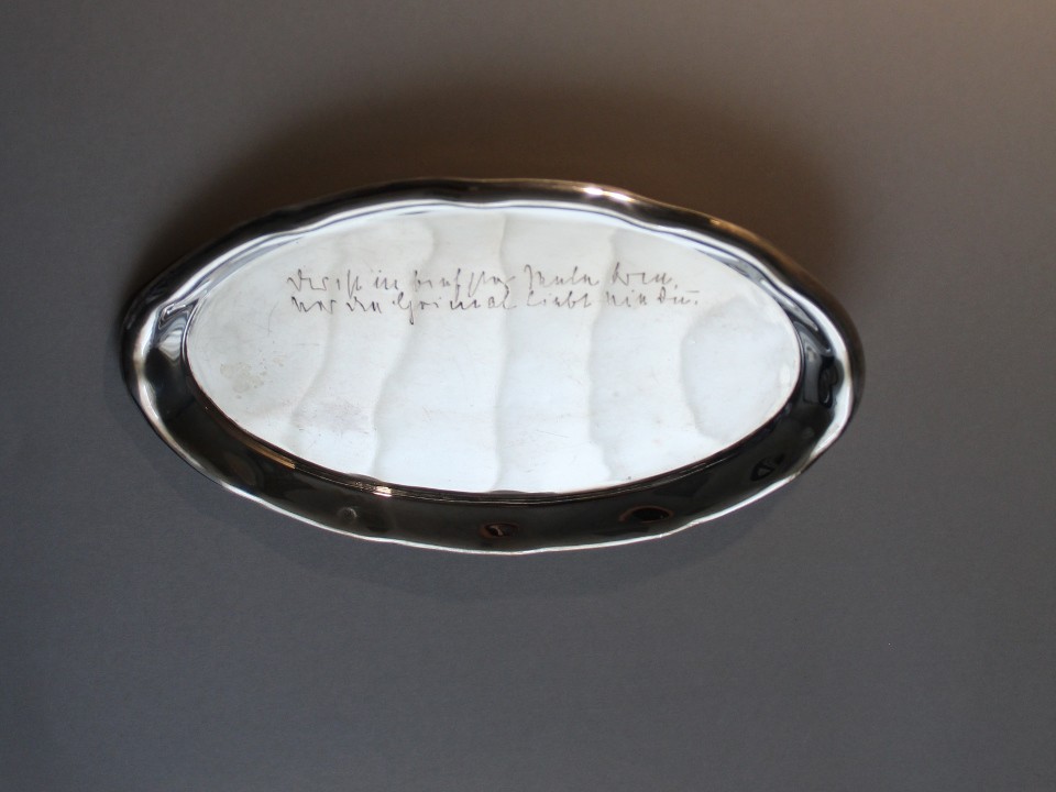 Kleine ovale Schale mit Gravur (Prignitz-Museum CC BY-NC-SA)