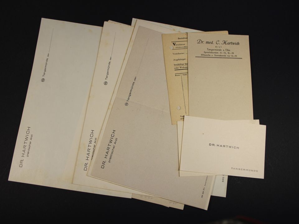 Briefbögen, Rezeptformulare, Visitenkarten (Prignitz-Museum CC BY-NC-SA)
