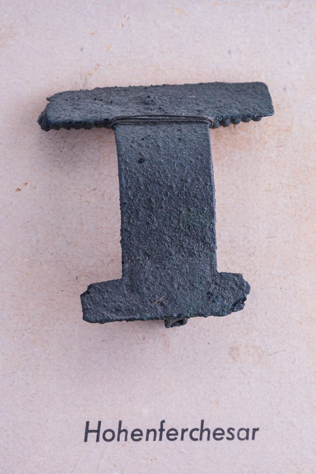Breite Fibel mit Deckplatte (Kreismuseum Jerichower Land, Genthin CC BY-NC-SA)