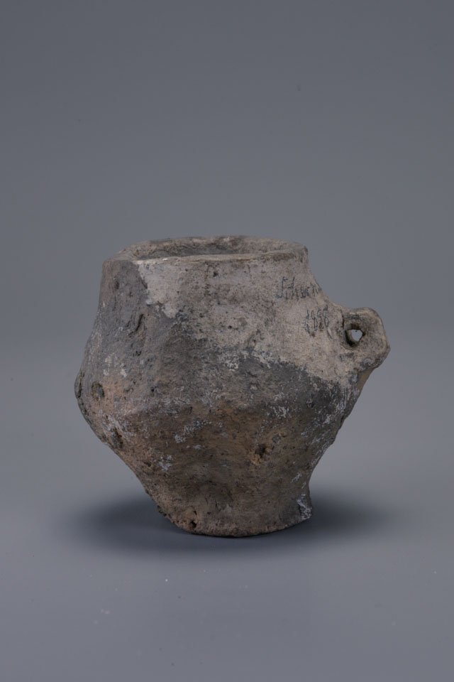 Bauchige Tasse mit unterrandständigem Henkel (Miniaturgefäß) (Kreismuseum Jerichower Land, Genthin CC BY-NC-SA)