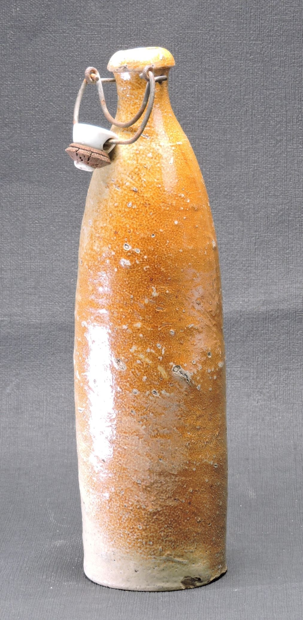 Steinzeugflasche mit Bügelverschluss (Kreismuseum Jerichower Land, Genthin CC BY-NC-SA)