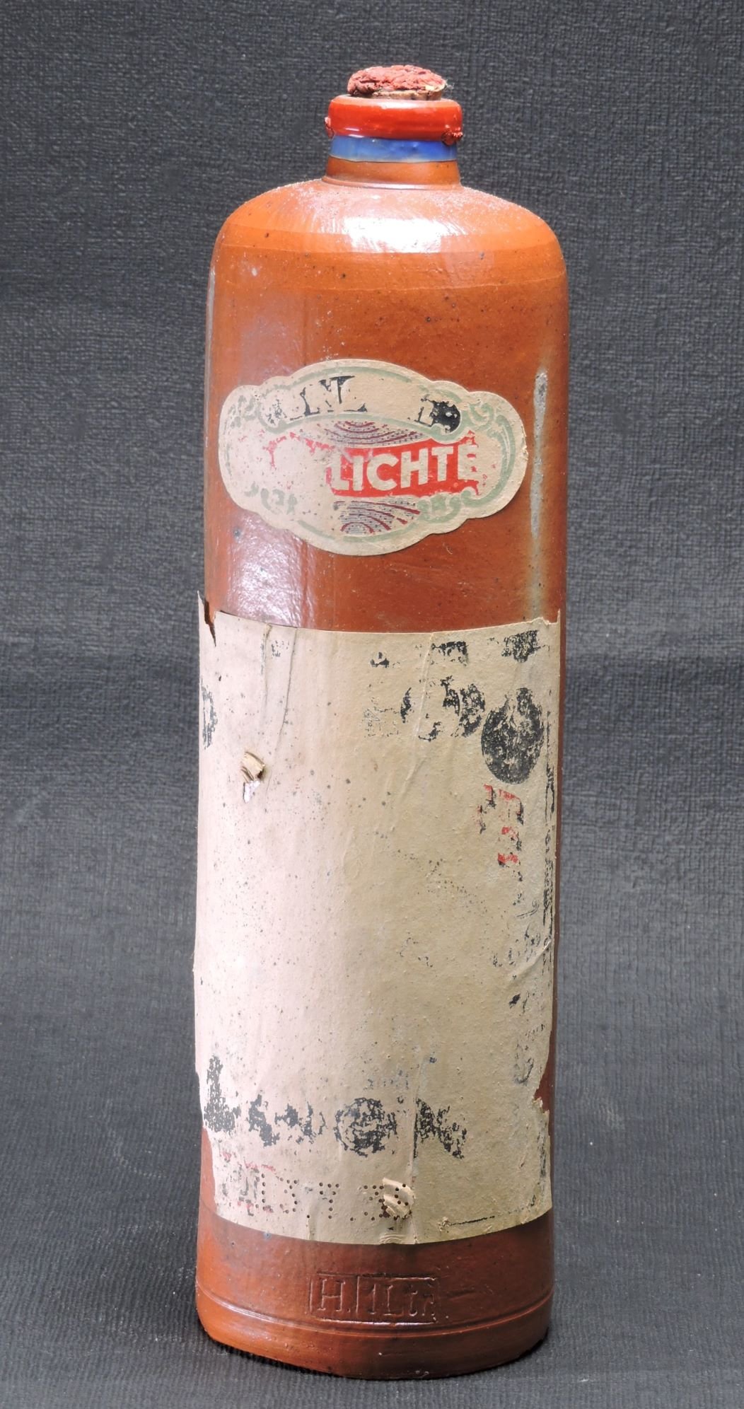 Steinzeug Schnapsflasche „H.W. Schlichte“ (Kreismuseum Jerichower Land, Genthin CC BY-NC-SA)