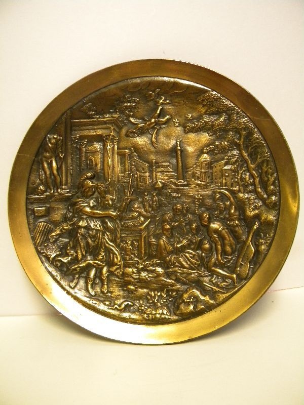 Runder Wandteller, Bronze, auf Fond Reliefdarstellung "Minerva führt Malerei in den Kreis ... (Schloß Wernigerode GmbH RR-F)