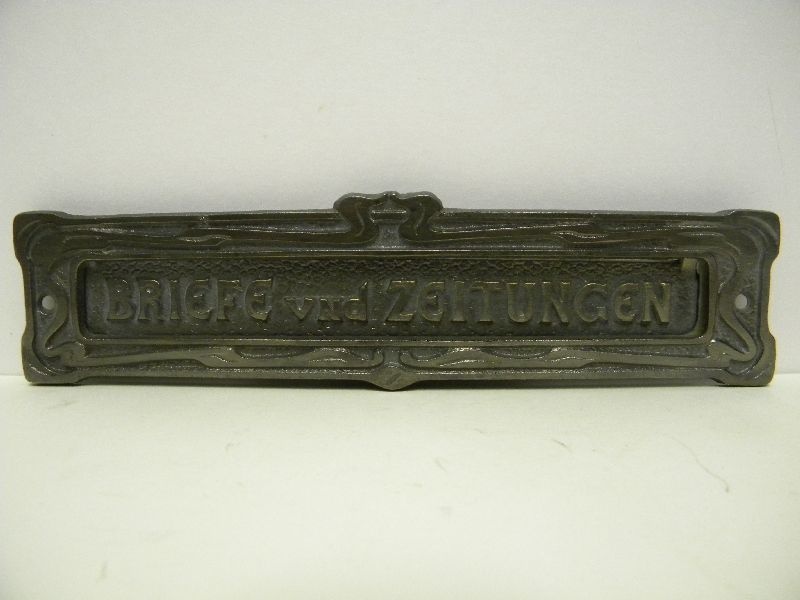 Briefkastenöffnung, sog. Baubeschlag (Schloß Wernigerode GmbH RR-F)