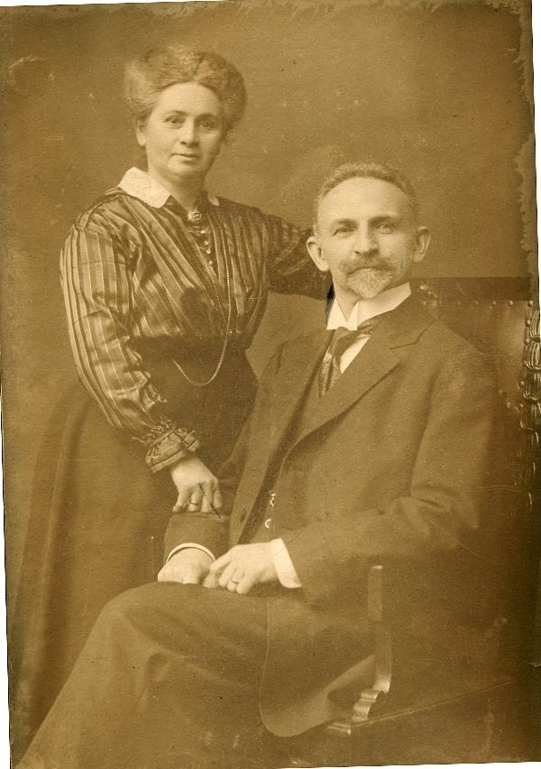 Fotografie, Reinhold Bärtich mit seiner Ehefrau Elisabeth Hartung (Schloß Wernigerode GmbH RR-F)