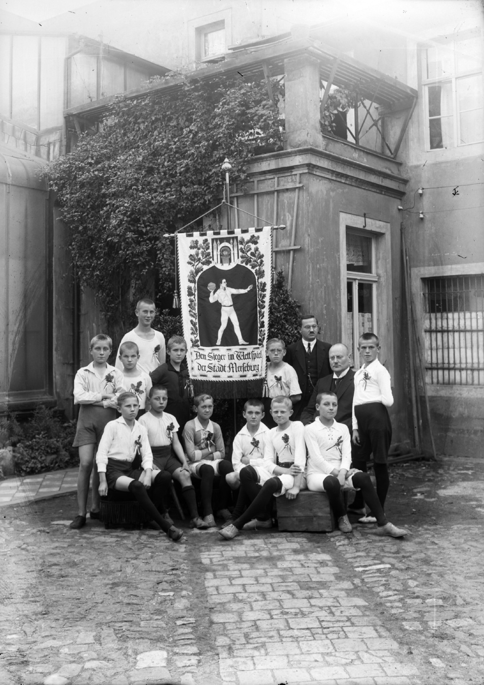 Merseburg, Turn- und Sportfest der Merseburger Schulen (Kulturhistorisches Museum Schloss Merseburg CC BY-NC-SA)