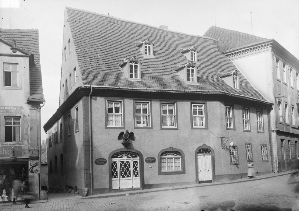 Merseburg, Domstraße mit Domapotheke (Kulturhistorisches Museum Schloss Merseburg CC BY-NC-SA)