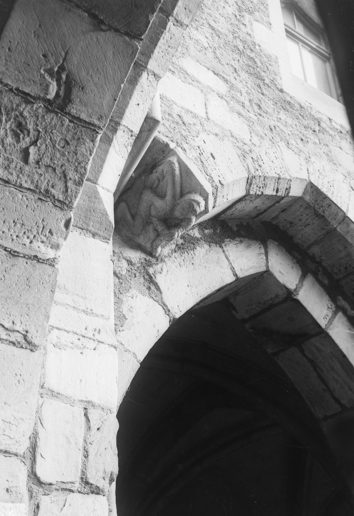 Narren-Relief im Kreuzgang des Domes zu Merseburg (Kulturhistorisches Museum Schloss Merseburg CC BY-NC-SA)