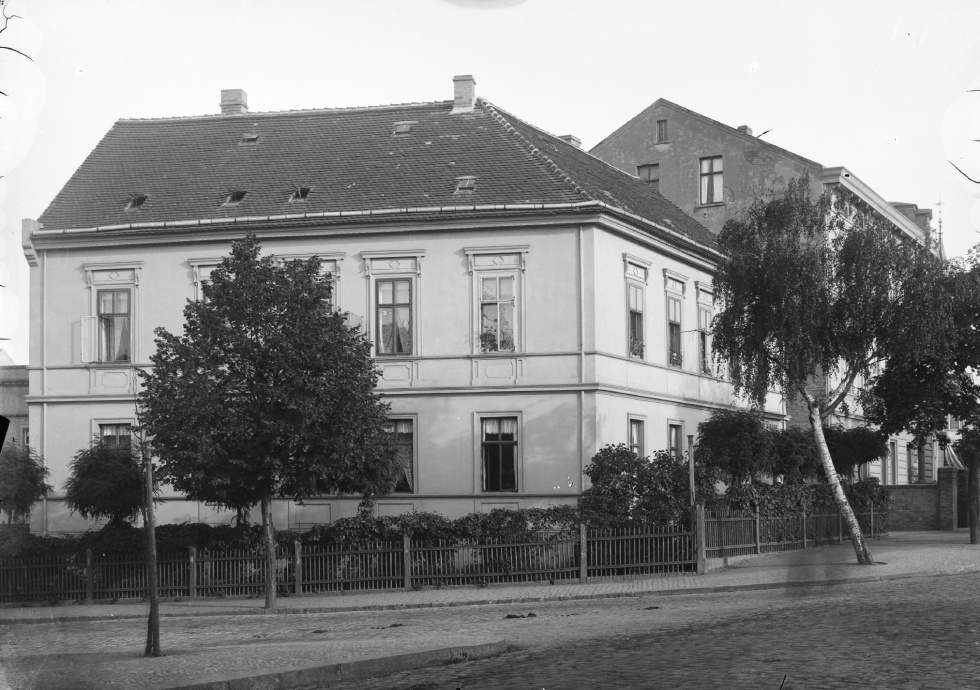 Merseburg, Hallesche Straße - Eingang zur Lindenstraße (Kulturhistorisches Museum Schloss Merseburg CC BY-NC-SA)