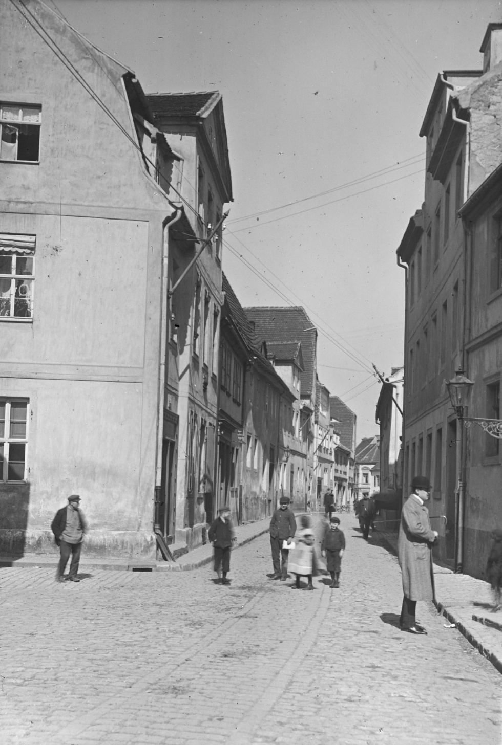 Merseburg, Breite Straße - links Eingang in die Kreuzstraße (Kulturhistorisches Museum Schloss Merseburg CC BY-NC-SA)