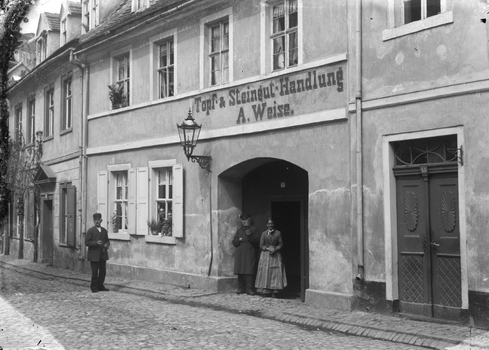 Merseburg, Topf- und Steinguthandlung von Töpfermeister Albert Weise (Kulturhistorisches Museum Schloss Merseburg CC BY-NC-SA)