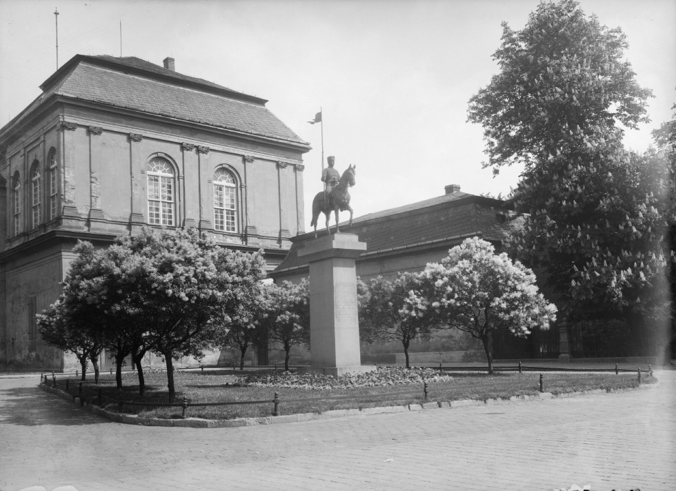 Merseburg, Husarendenkmal im Schlossgarten (Kulturhistorisches Museum Schloss Merseburg CC BY-NC-SA)