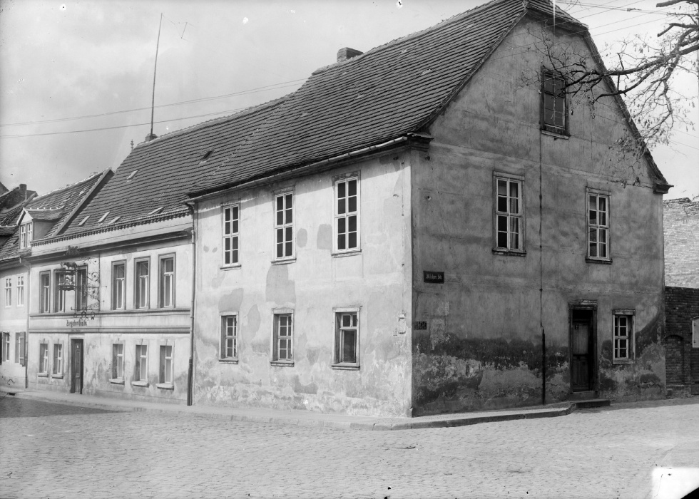 Merseburg, Saalstraße, Eingang zur Fischerstraße (Kulturhistorisches Museum Schloss Merseburg CC BY-NC-SA)