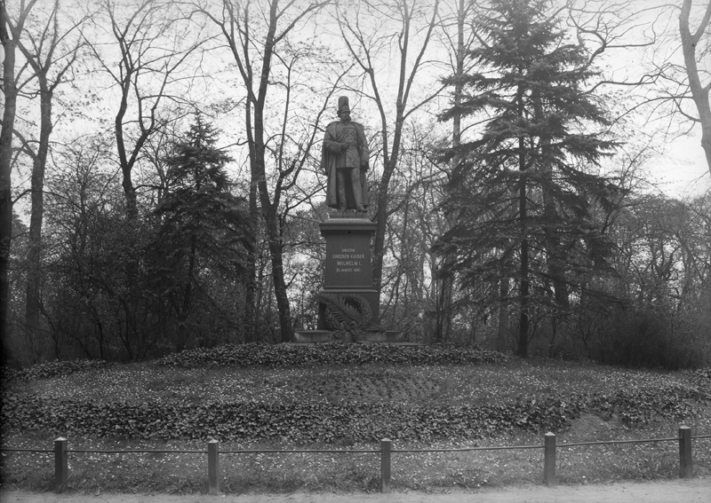 Merseburg, Kaiser Wilhelm I. Denkmal im Schlossgarten (Kulturhistorisches Museum Schloss Merseburg CC BY-NC-SA)