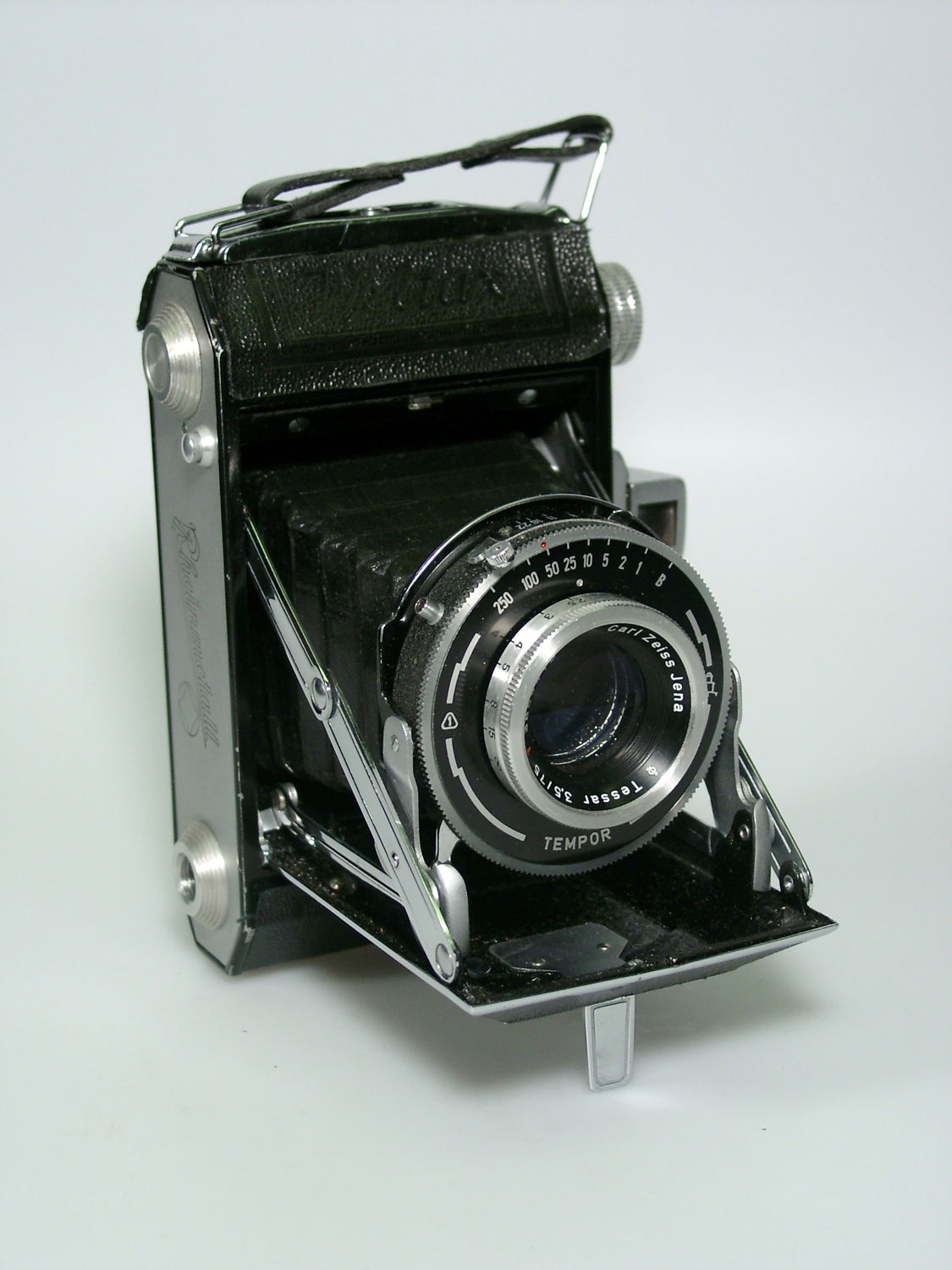 Rollfilmkamera &quot;Weltax II&quot; (Industrie- und Filmmuseum Wolfen CC BY-NC-SA)