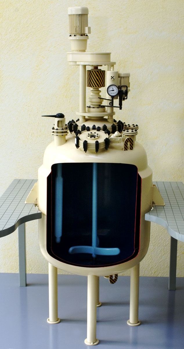 Modell einer Rührmaschine mit Impellerrührer und Blattstromstörer (Hüttenmuseum Thale CC BY-NC-SA)