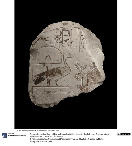 http://www.smb-digital.de/eMuseumPlus?service=ImageAsset&module=collection&objectId=592430&resolution=superImageResolution#3651860 (Ägyptisches Museum und Papyrussammlung, Staatliche Museen zu Berlin CC BY-NC-SA)