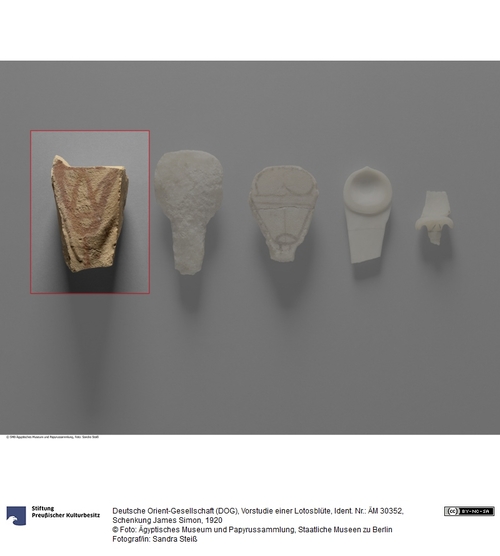 http://www.smb-digital.de/eMuseumPlus?service=ImageAsset&module=collection&objectId=605208&resolution=superImageResolution#4228820 (Ägyptisches Museum und Papyrussammlung, Staatliche Museen zu Berlin CC BY-NC-SA)
