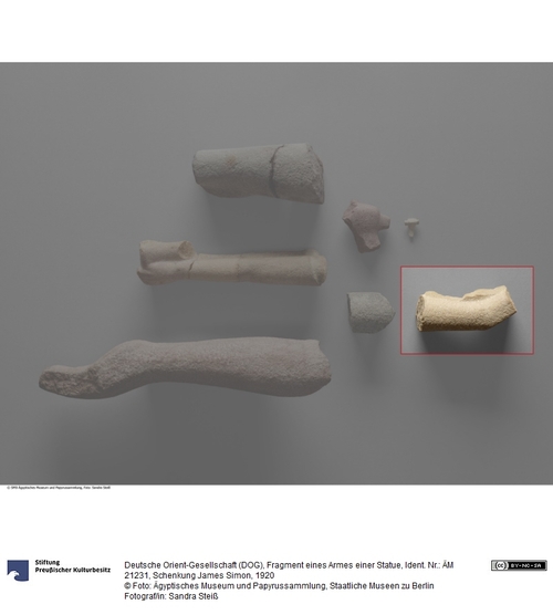 http://www.smb-digital.de/eMuseumPlus?service=ImageAsset&module=collection&objectId=605623&resolution=superImageResolution#4231301 (Ägyptisches Museum und Papyrussammlung, Staatliche Museen zu Berlin CC BY-NC-SA)