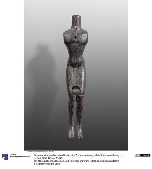 http://www.smb-digital.de/eMuseumPlus?service=ImageAsset&module=collection&objectId=768864&resolution=superImageResolution#4973818 (Ägyptisches Museum und Papyrussammlung, Staatliche Museen zu Berlin CC BY-NC-SA)