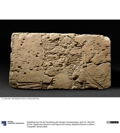 http://www.smb-digital.de/eMuseumPlus?service=ImageAsset&module=collection&objectId=605655&resolution=superImageResolution#1697471 (Ägyptisches Museum und Papyrussammlung, Staatliche Museen zu Berlin CC BY-NC-SA)