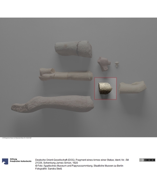 http://www.smb-digital.de/eMuseumPlus?service=ImageAsset&module=collection&objectId=605610&resolution=superImageResolution#4231352 (Ägyptisches Museum und Papyrussammlung, Staatliche Museen zu Berlin CC BY-NC-SA)