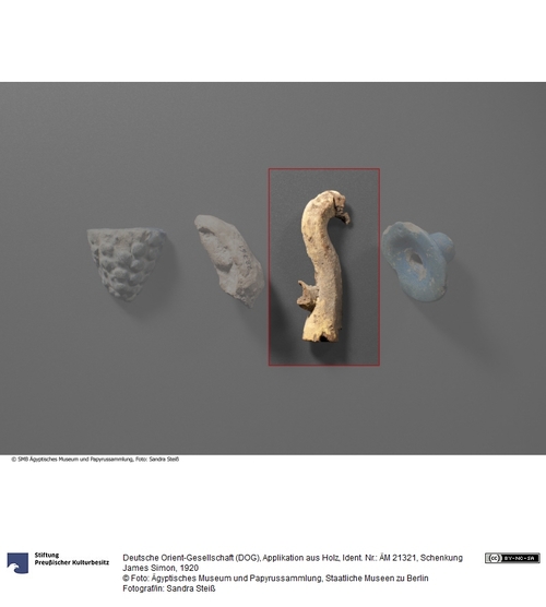 http://www.smb-digital.de/eMuseumPlus?service=ImageAsset&module=collection&objectId=605667&resolution=superImageResolution#4231347 (Ägyptisches Museum und Papyrussammlung, Staatliche Museen zu Berlin CC BY-NC-SA)
