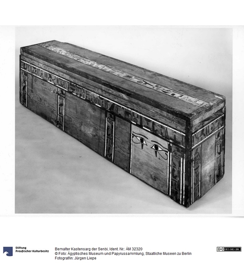 http://www.smb-digital.de/eMuseumPlus?service=ImageAsset&module=collection&objectId=596150&resolution=superImageResolution#4507253 (Ägyptisches Museum und Papyrussammlung, Staatliche Museen zu Berlin CC BY-NC-SA)