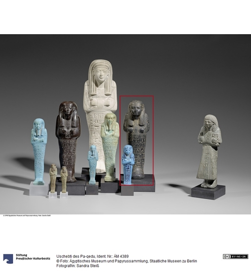 http://www.smb-digital.de/eMuseumPlus?service=ImageAsset&module=collection&objectId=757140&resolution=superImageResolution#5011361 (Ägyptisches Museum und Papyrussammlung, Staatliche Museen zu Berlin CC BY-NC-SA)