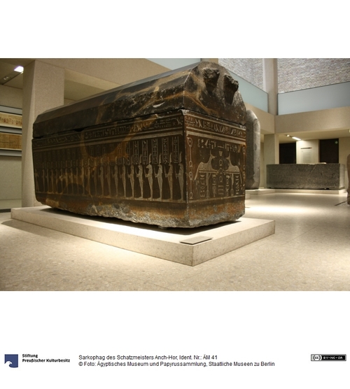 http://www.smb-digital.de/eMuseumPlus?service=ImageAsset&module=collection&objectId=1892457&resolution=superImageResolution#4476484 (Ägyptisches Museum und Papyrussammlung, Staatliche Museen zu Berlin CC BY-NC-SA)