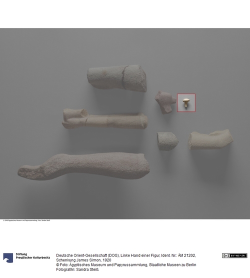 http://www.smb-digital.de/eMuseumPlus?service=ImageAsset&module=collection&objectId=605669&resolution=superImageResolution#4231285 (Ägyptisches Museum und Papyrussammlung, Staatliche Museen zu Berlin CC BY-NC-SA)