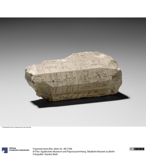 http://www.smb-digital.de/eMuseumPlus?service=ImageAsset&module=collection&objectId=601141&resolution=superImageResolution#5282649 (Ägyptisches Museum und Papyrussammlung, Staatliche Museen zu Berlin CC BY-NC-SA)