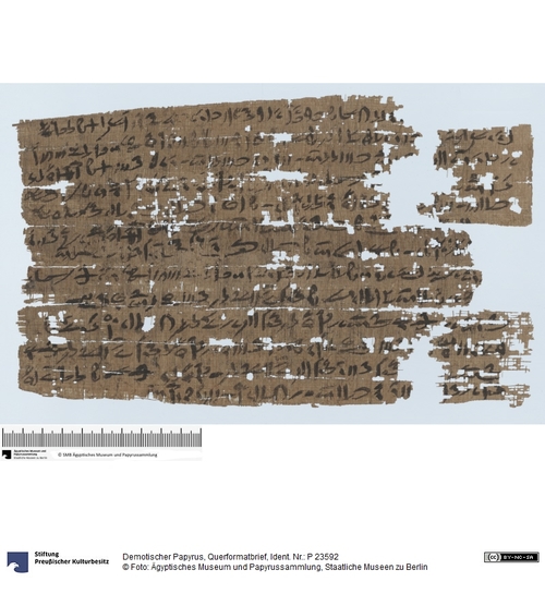 http://www.smb-digital.de/eMuseumPlus?service=ImageAsset&module=collection&objectId=1621084&resolution=superImageResolution#5428286 (Ägyptisches Museum und Papyrussammlung, Staatliche Museen zu Berlin CC BY-NC-SA)